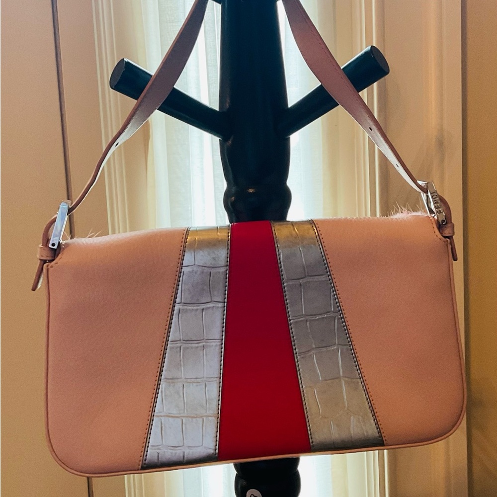 🦋Sold🦋 SOLD Fendi Baguette Pink Shoulder Bag - Picture 3 of 14